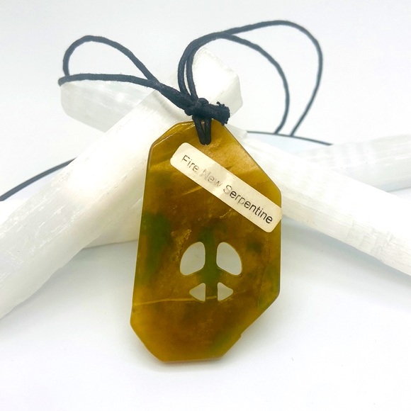 NEW Serpentine Fire (grounding stone) Gemstone Necklace - Picture 2 of 5